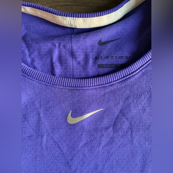 NWT NIKE Dri-Fit ADV Aura Slim Fit Short Sleeve Top - Picture 6 of 8